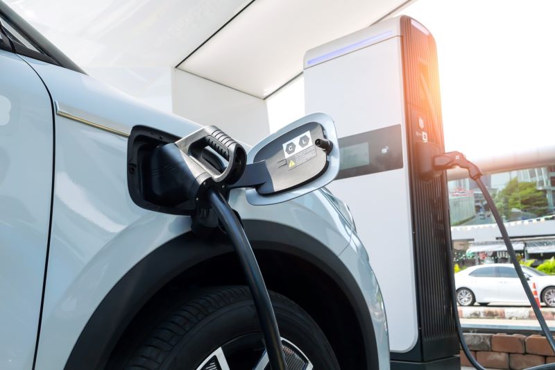 Test Charging Controllers of Electric Vehicles and Charging Stations